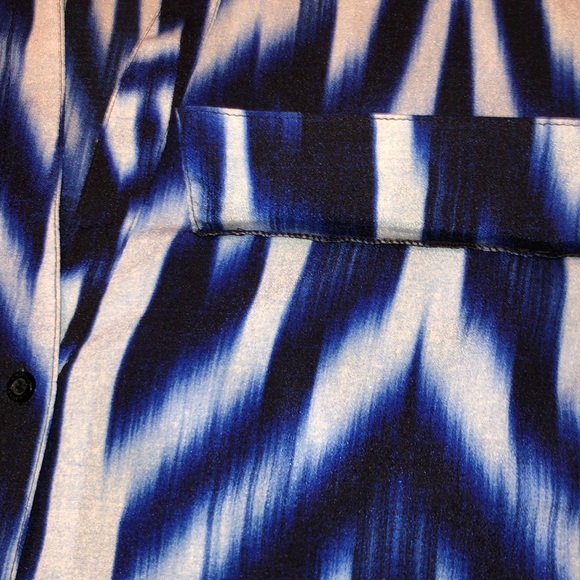 Calvin Klein Lightweight Abstract Blue Top Shirt M - Picture 9 of 12